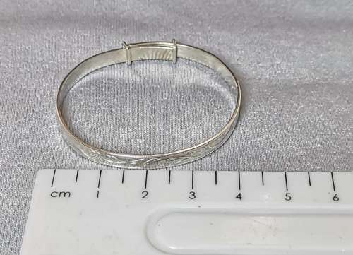 Dainty Silver Bangle