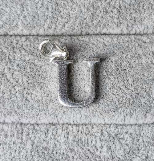 *R1 Auction* Thomas Sabo Letter `U` Charm