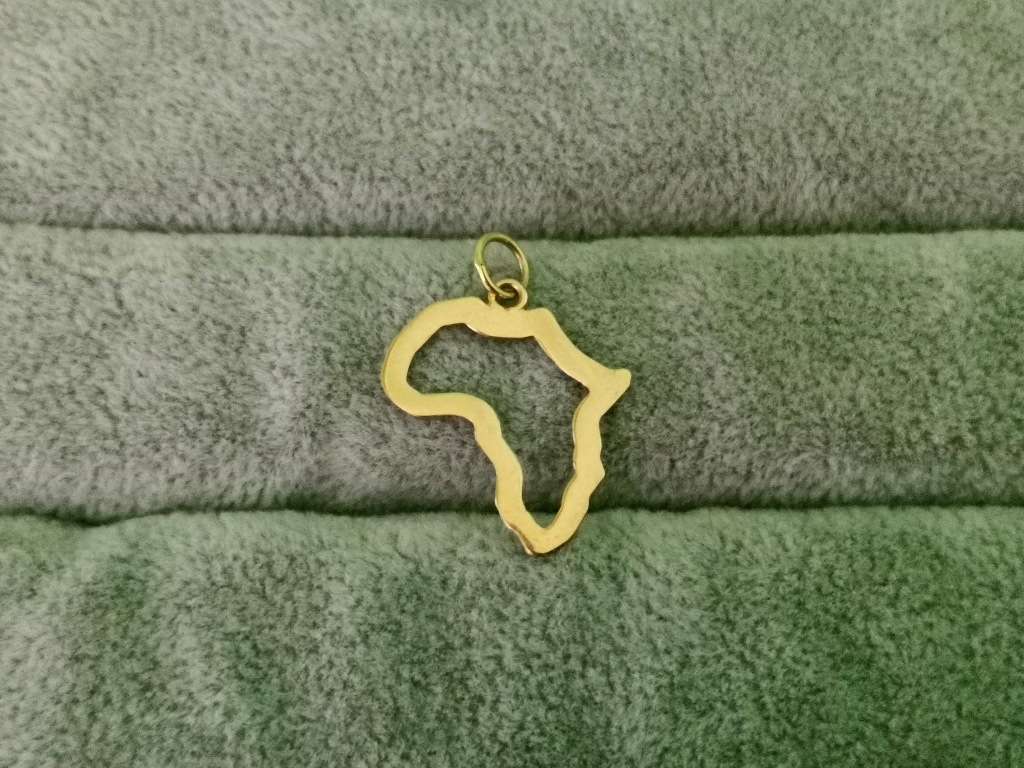 9ct Gold Africa Pendant