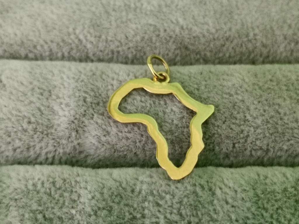 9ct Gold Africa Pendant