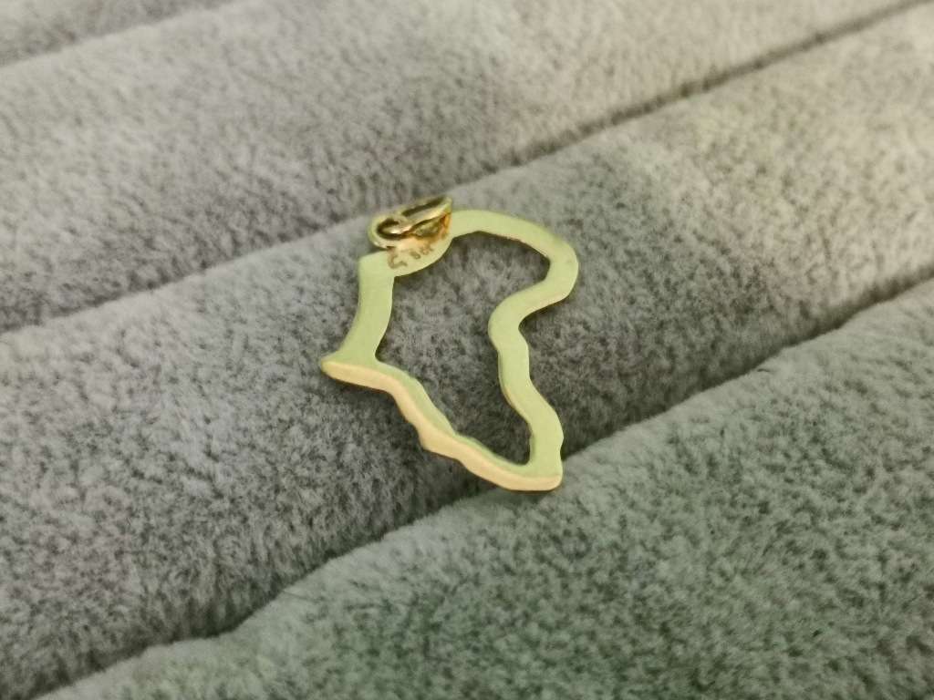 9ct Gold Africa Pendant
