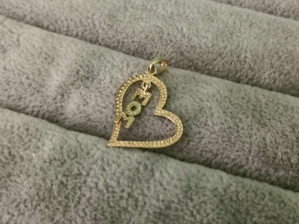 9ct Gold Heart `MOM` Pendant