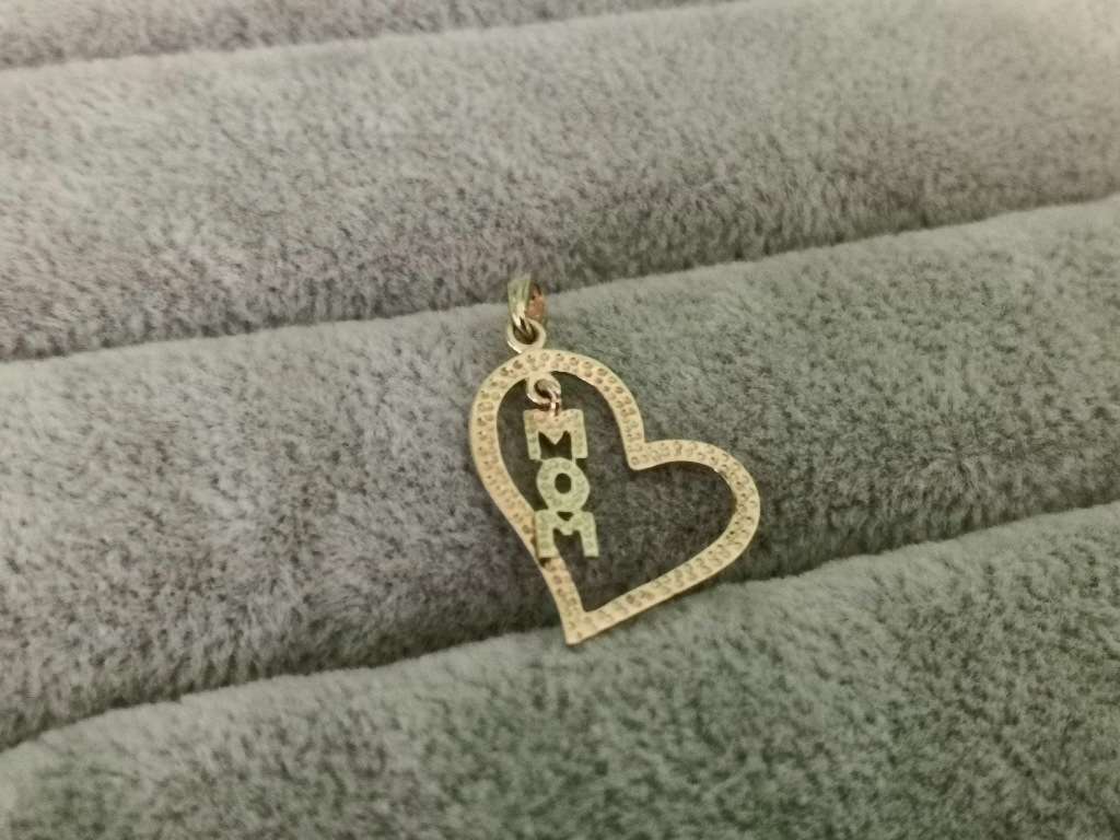 9ct Gold Heart `MOM` Pendant