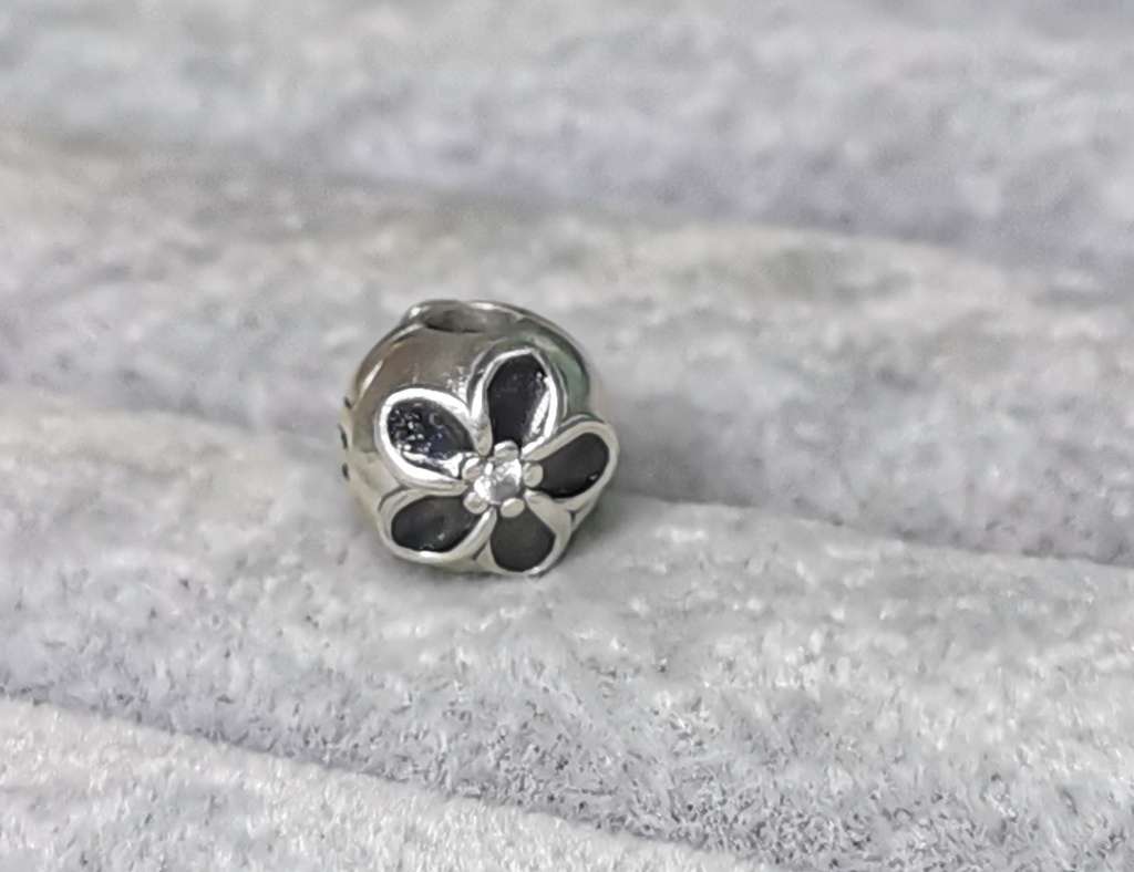 *R1 Auction* Pandora Mystic Flower Clip Charm