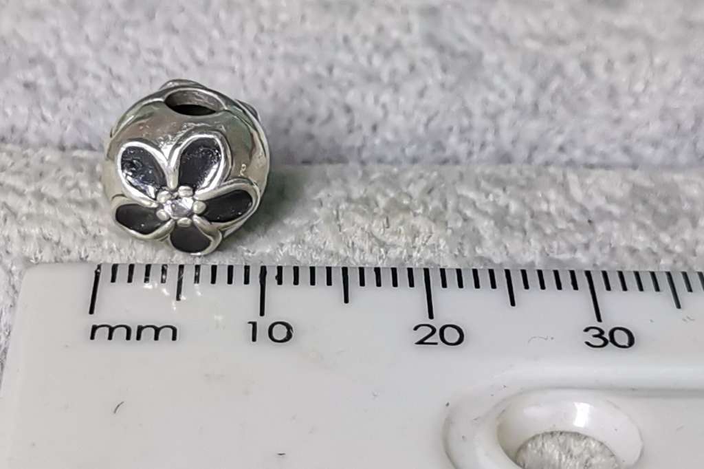 *R1 Auction* Pandora Mystic Flower Clip Charm