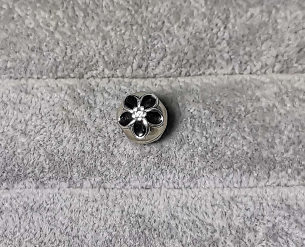 *R1 Auction* Pandora Mystic Flower Clip Charm