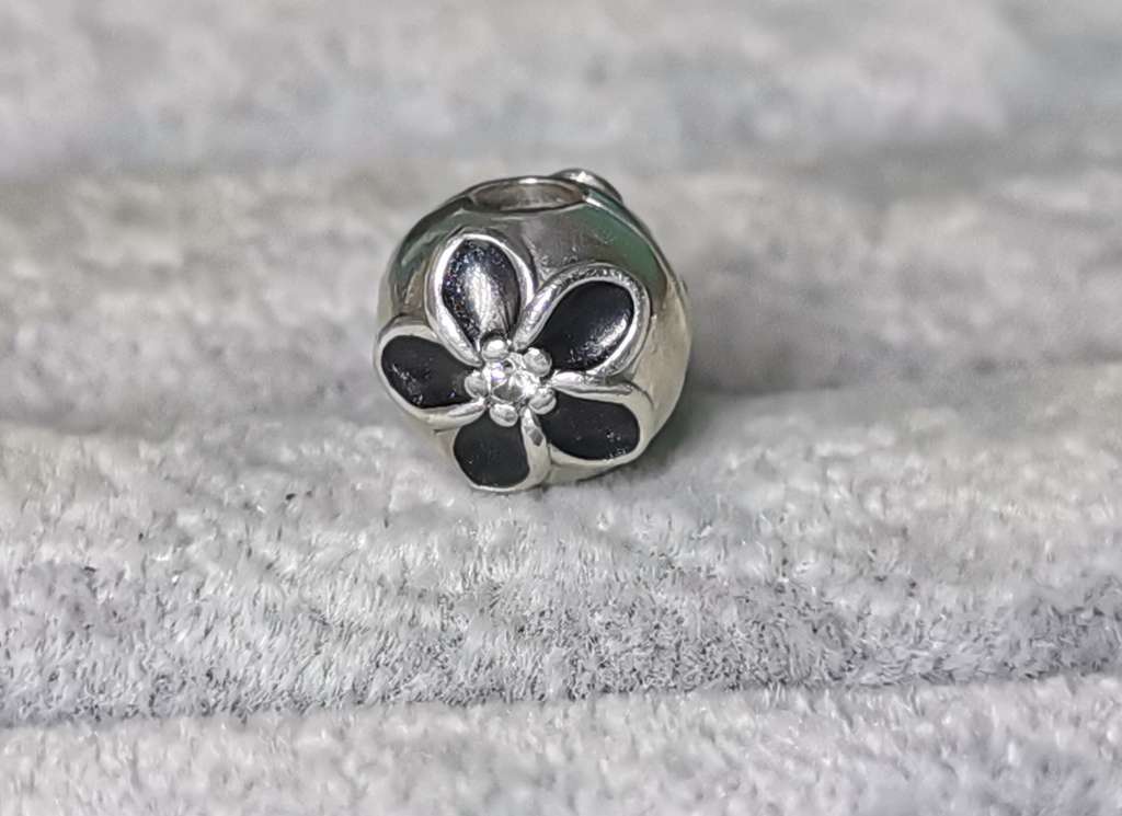 *R1 Auction* Pandora Mystic Flower Clip Charm