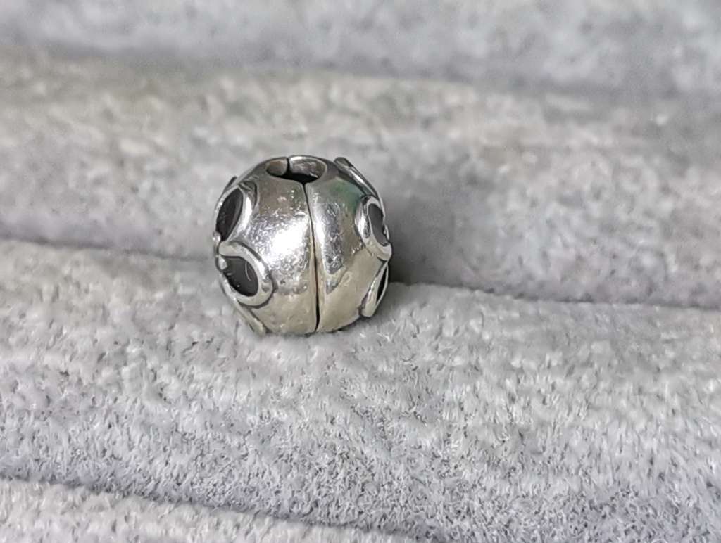 *R1 Auction* Pandora Mystic Flower Clip Charm