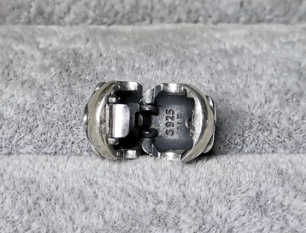 *R1 Auction* Pandora Mystic Flower Clip Charm