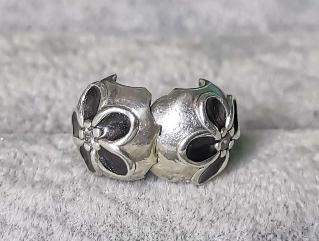 *R1 Auction* Pandora Mystic Flower Clip Charm