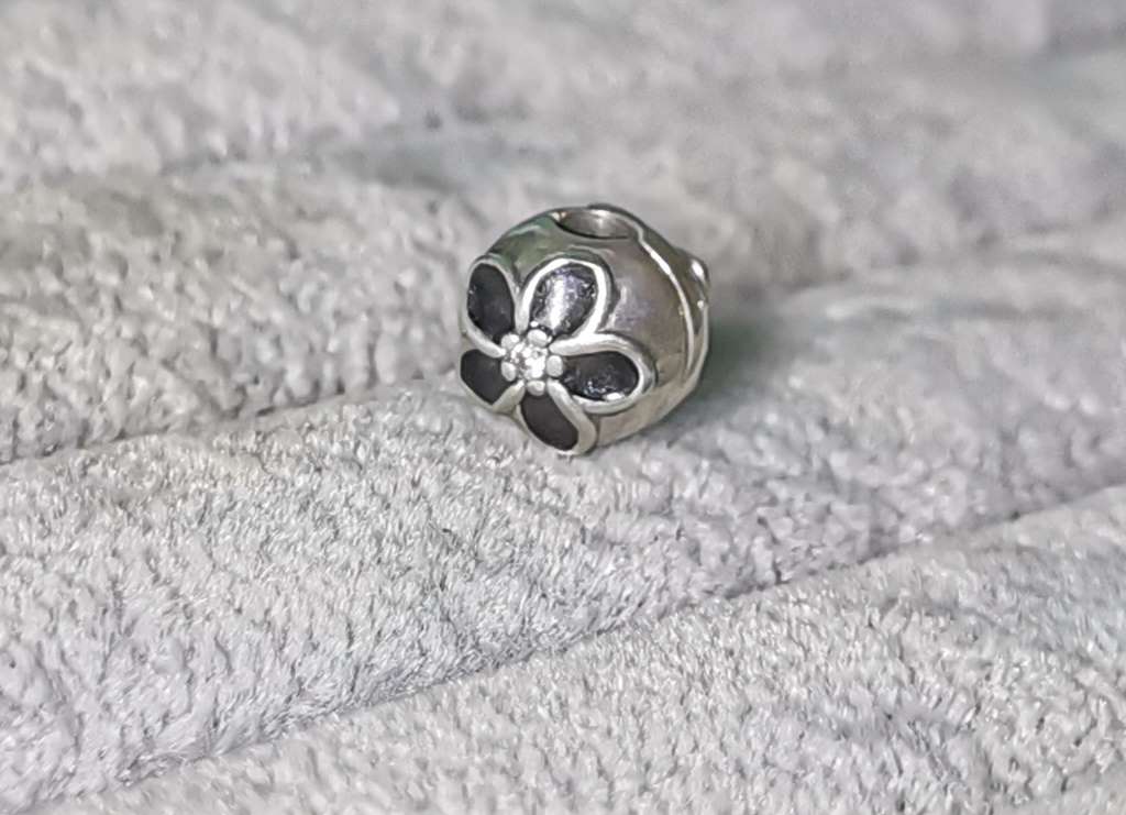 *R1 Auction* Pandora Mystic Flower Clip Charm