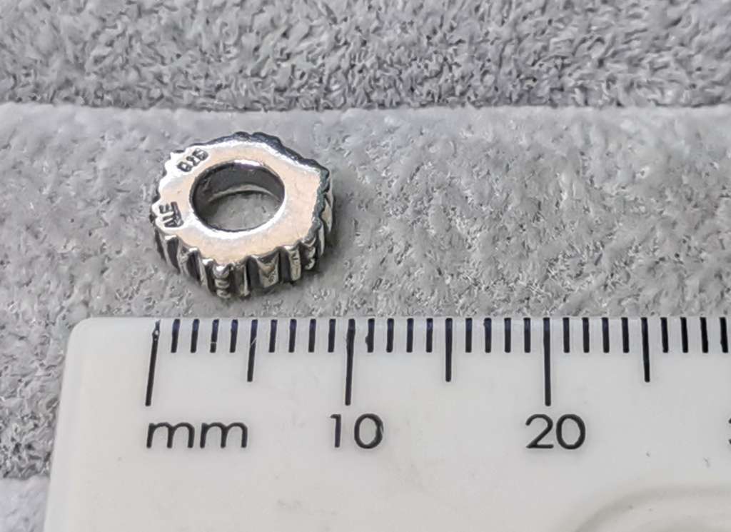 *R1 Auction* Pandora Tic Toc Spacer Charm