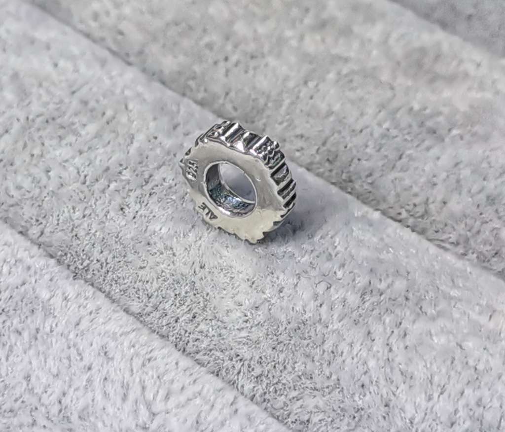 *R1 Auction* Pandora Tic Toc Spacer Charm