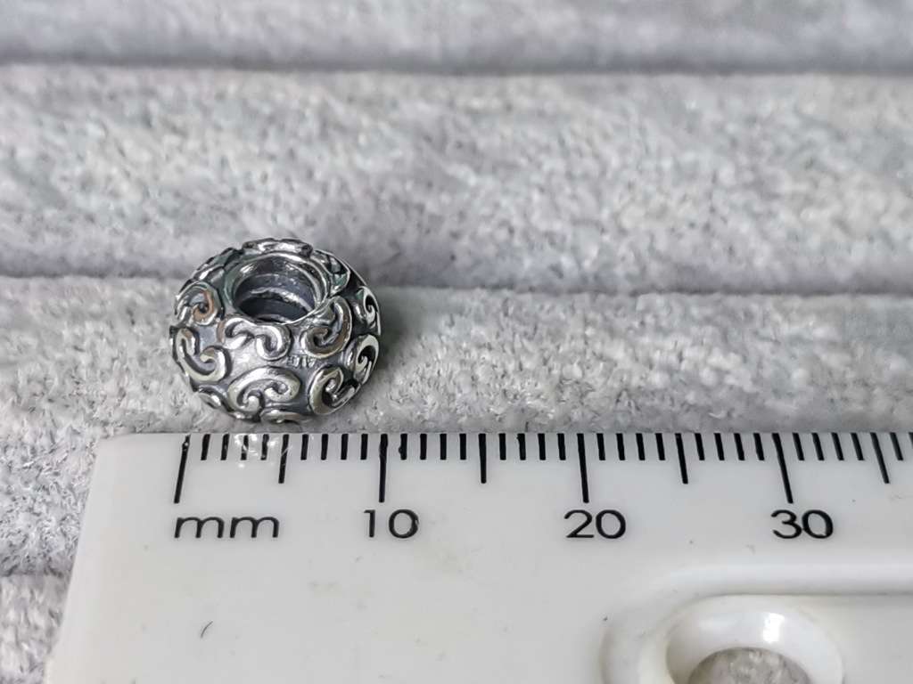 Pandora Feeling Groovy Charm