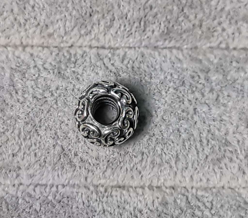 Pandora Feeling Groovy Charm