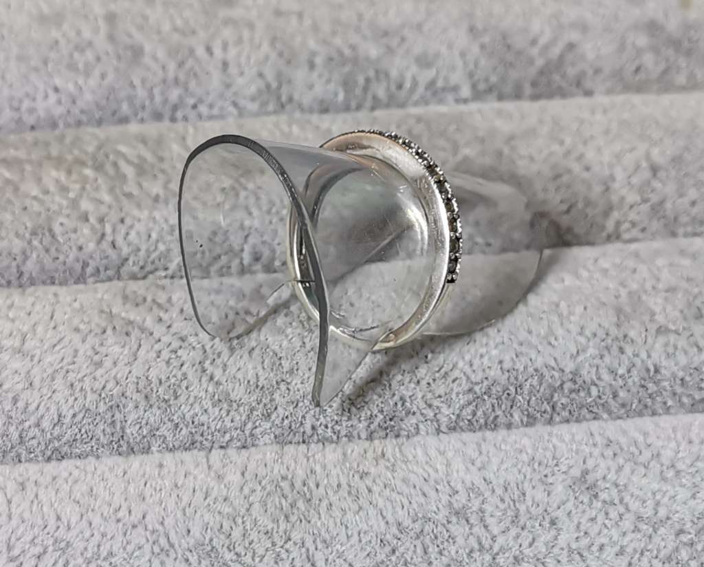 *R1 Auction* Silver Half Eternity Ring