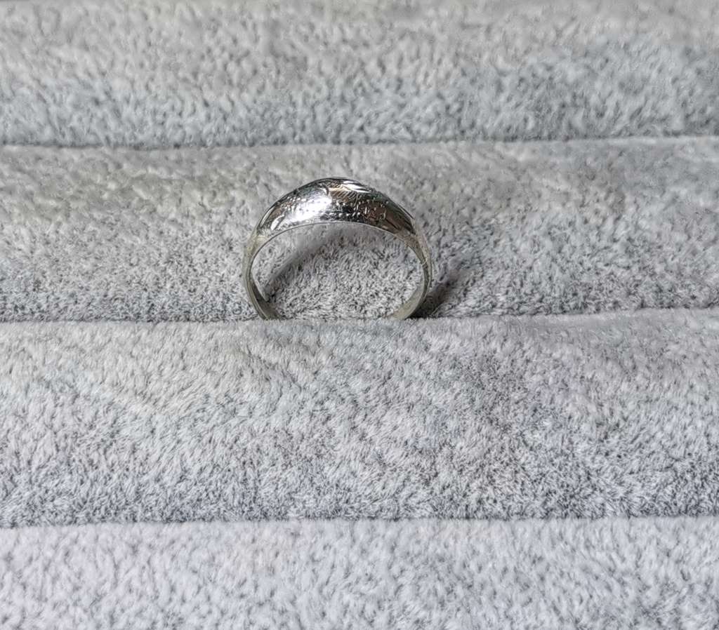 *R1 Auction* Detailed Silver Ring