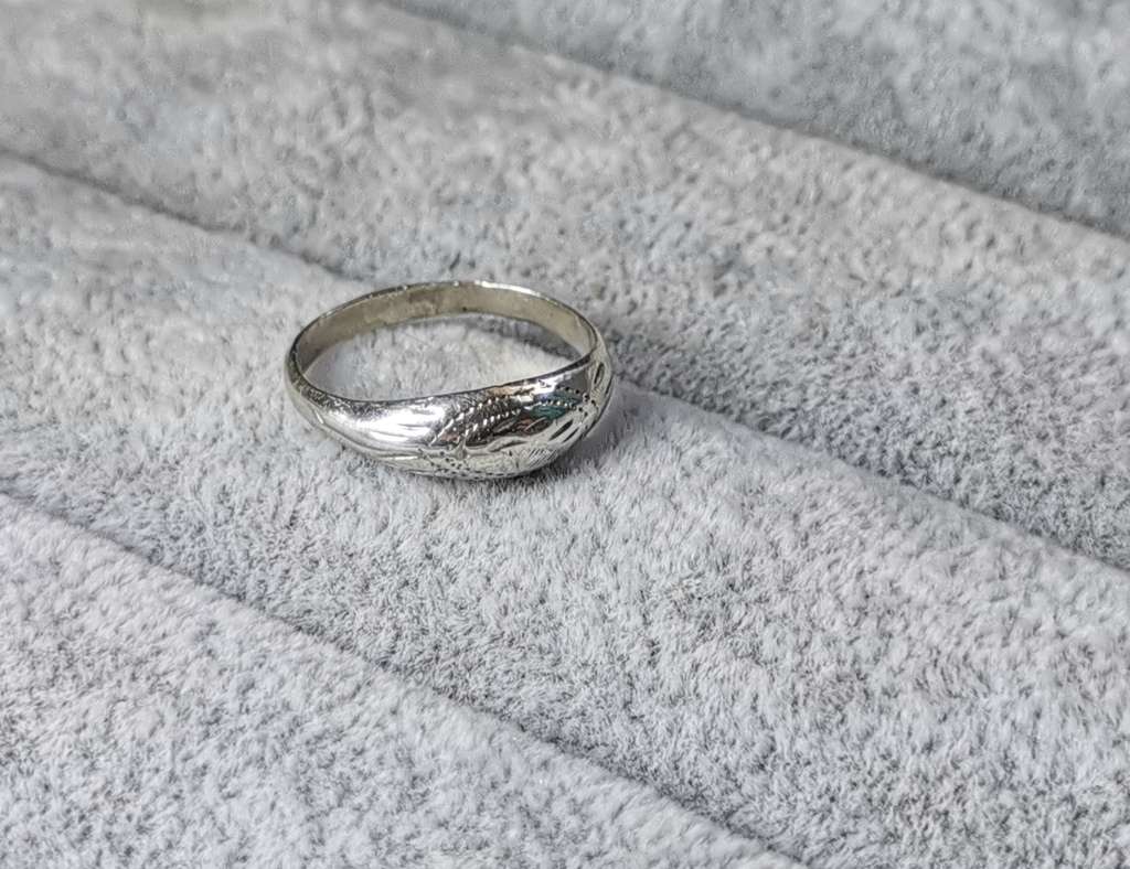 *R1 Auction* Detailed Silver Ring