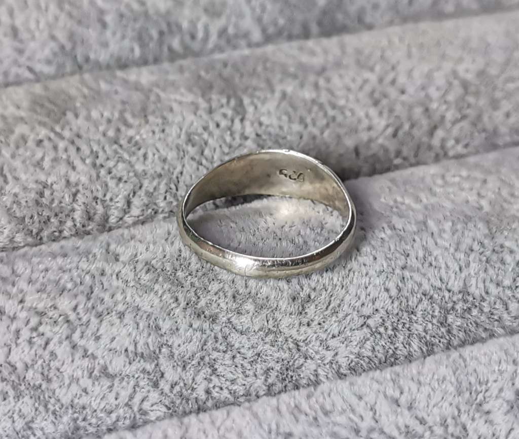 *R1 Auction* Detailed Silver Ring
