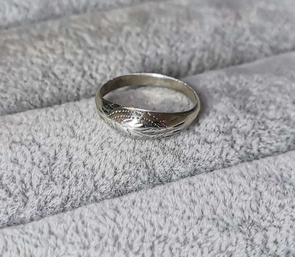 *R1 Auction* Detailed Silver Ring