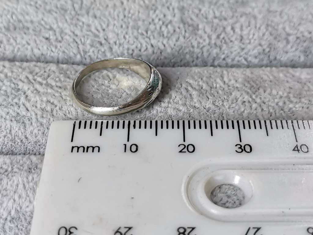 *R1 Auction* Detailed Silver Ring