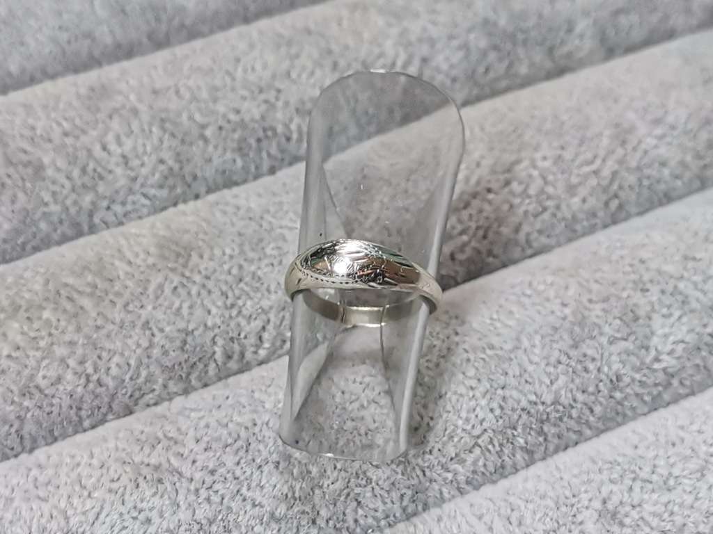 *R1 Auction* Detailed Silver Ring