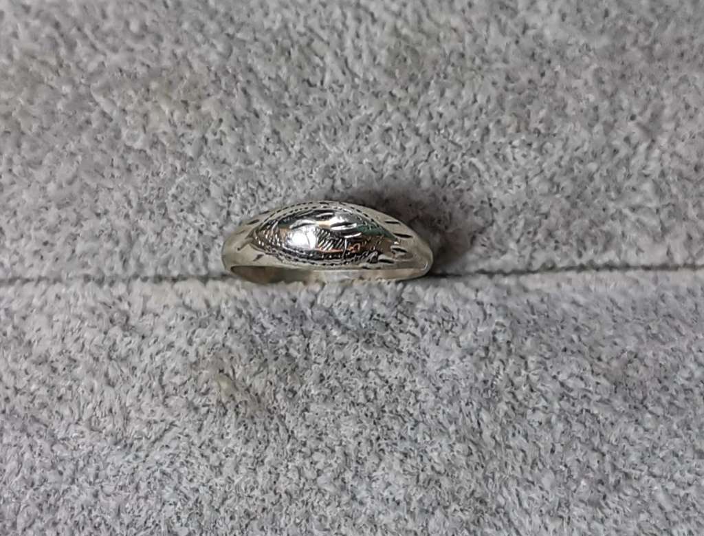 *R1 Auction* Detailed Silver Ring