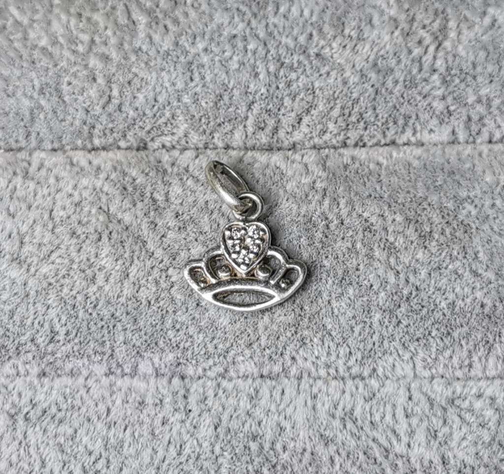 Cute Silver Crwon Pendant