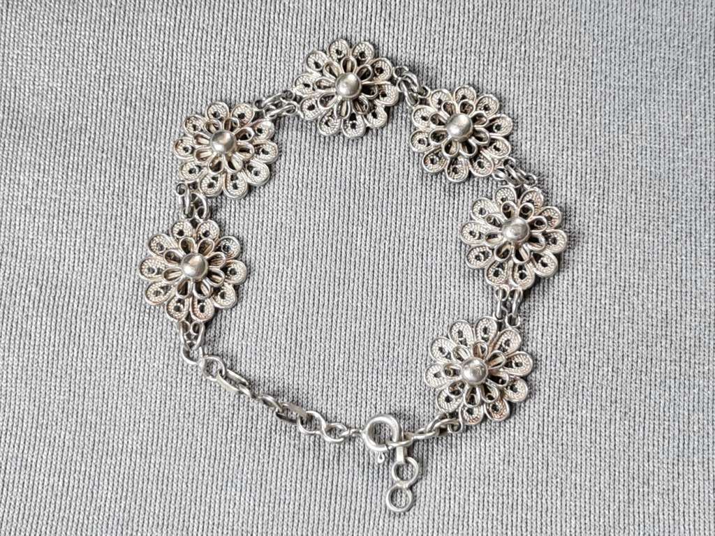 Silver Filigree Flowers Bracelet