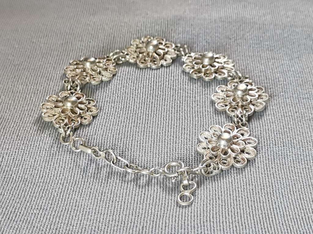 Silver Filigree Flowers Bracelet