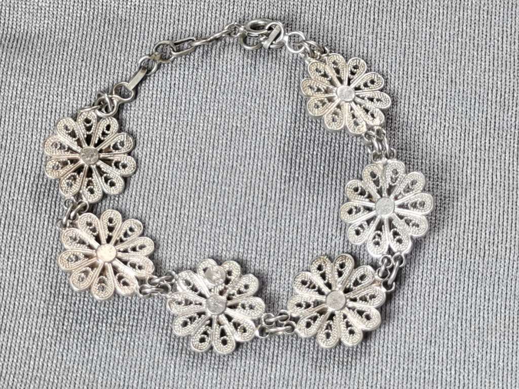 Silver Filigree Flowers Bracelet