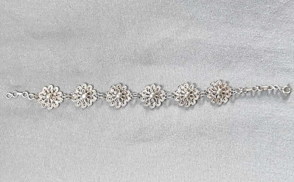 Silver Filigree Flowers Bracelet
