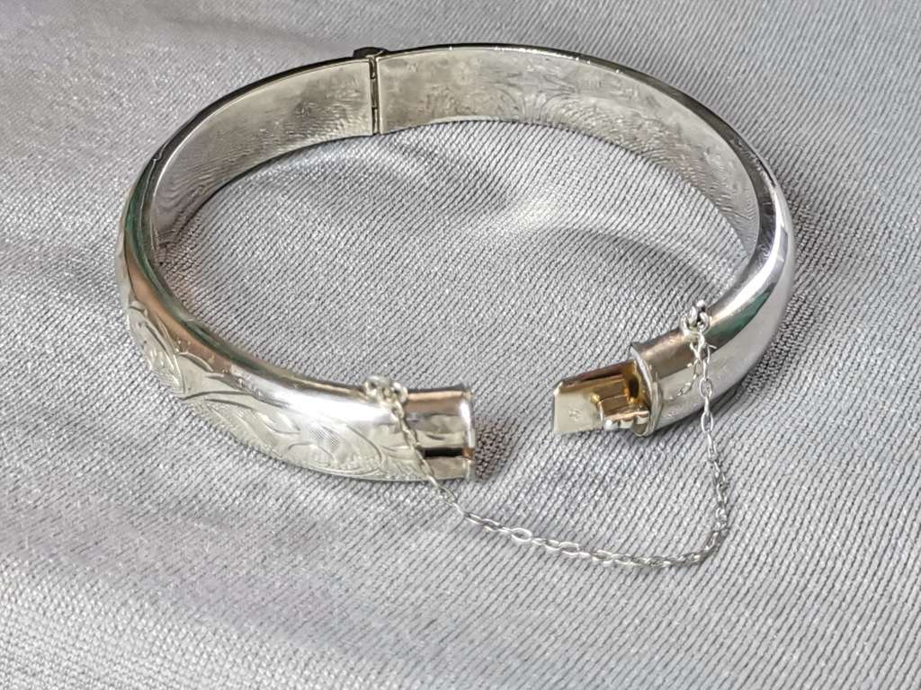Detailed Silver Bangle