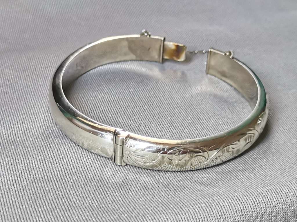Detailed Silver Bangle