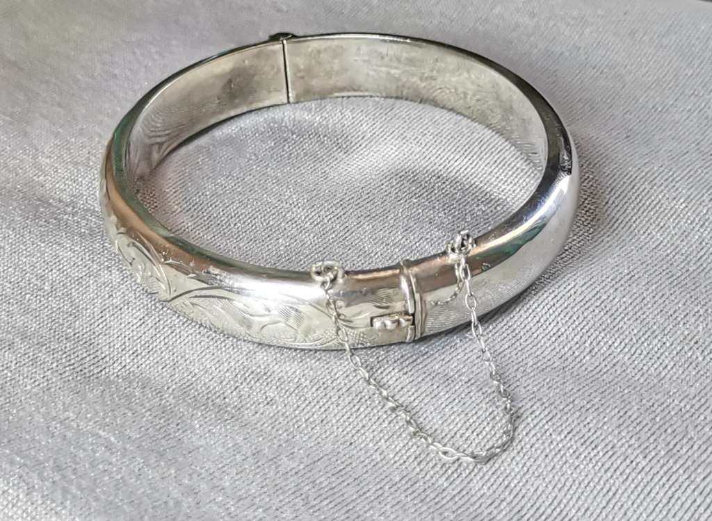 Detailed Silver Bangle