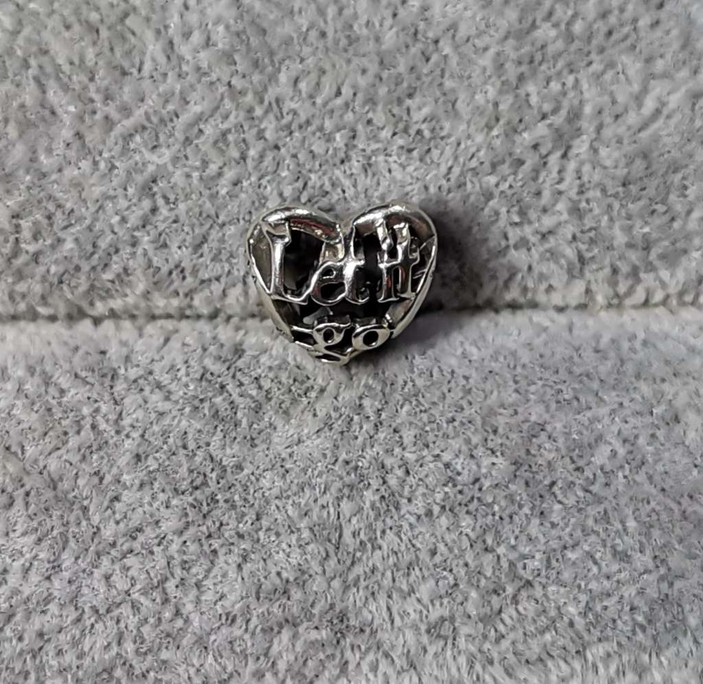 *R1 Auction* Silver Pandora 'Let it Go' Charm
