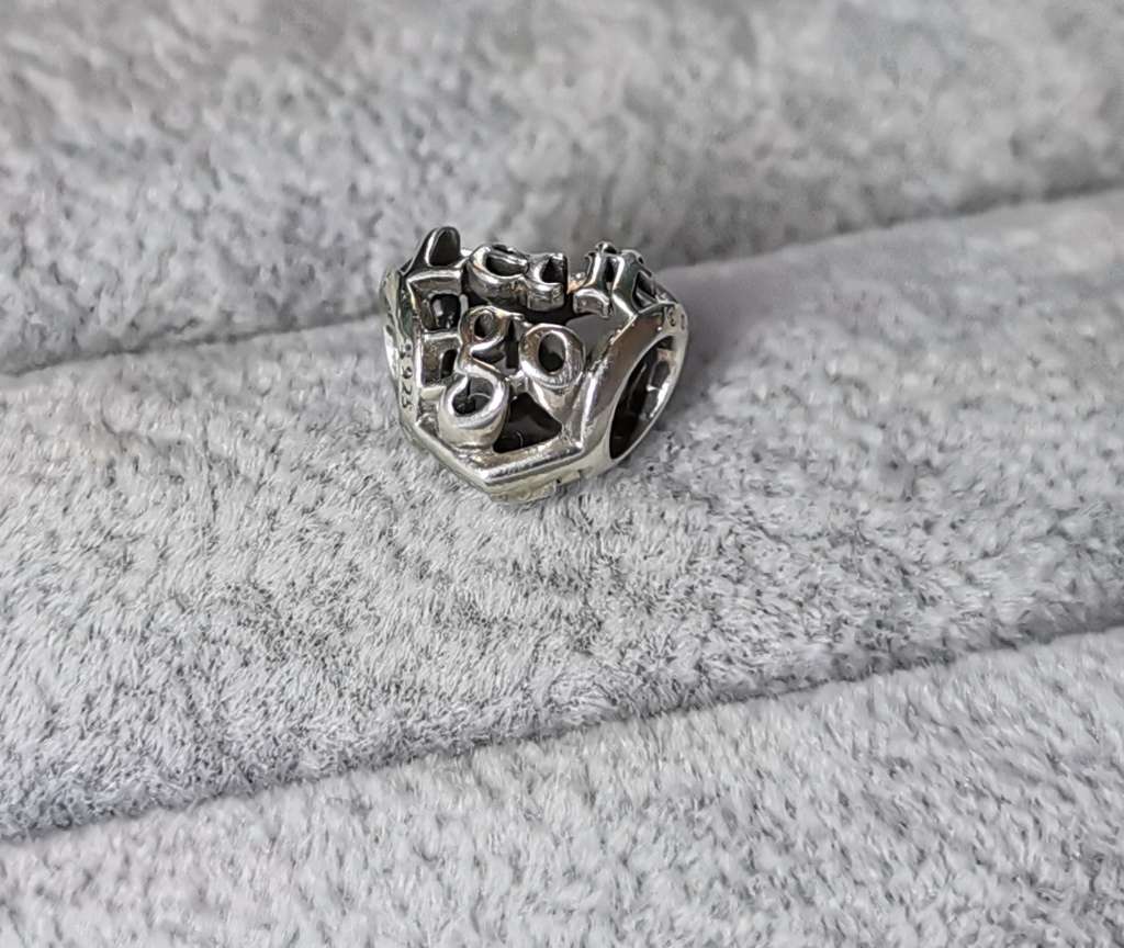 *R1 Auction* Silver Pandora 'Let it Go' Charm