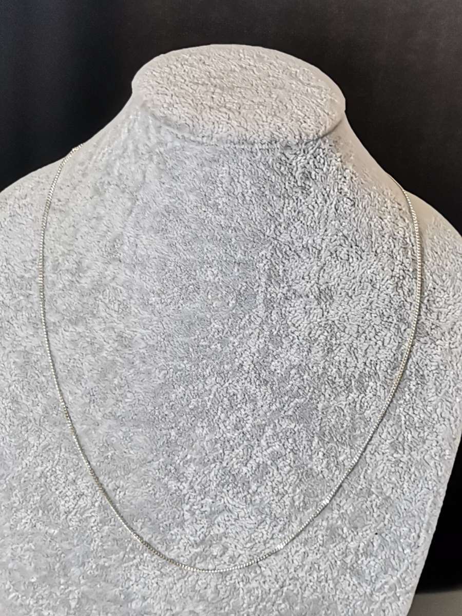 Thin Silver Chain