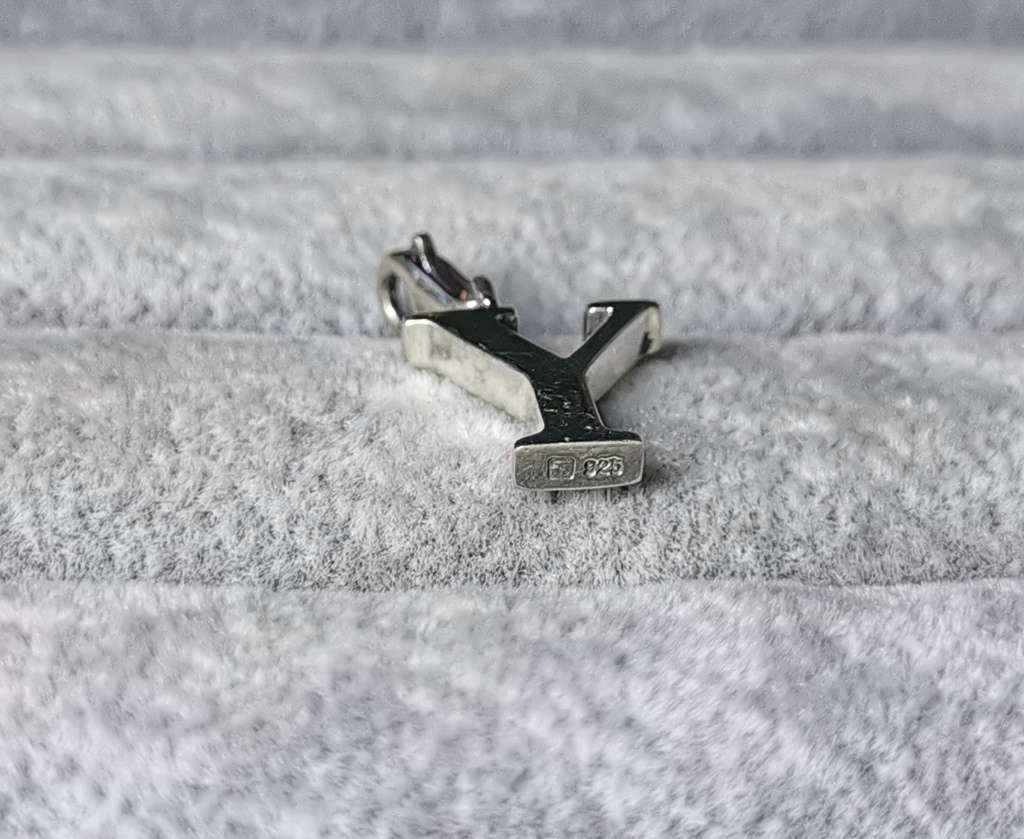 *R1 Auction* Silver `Y` Charm