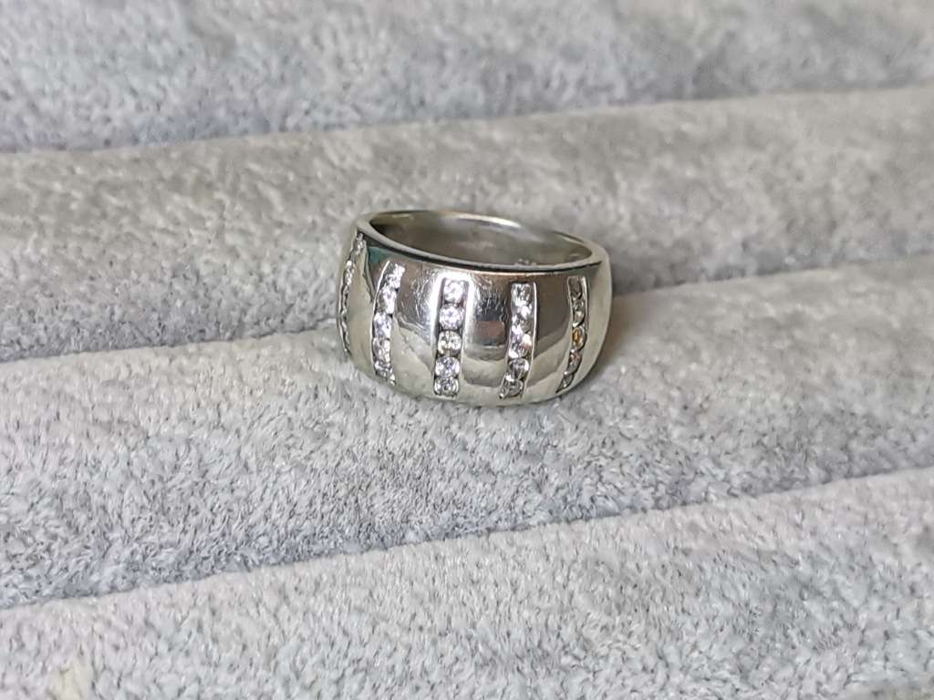 Dazzling Silver Ring