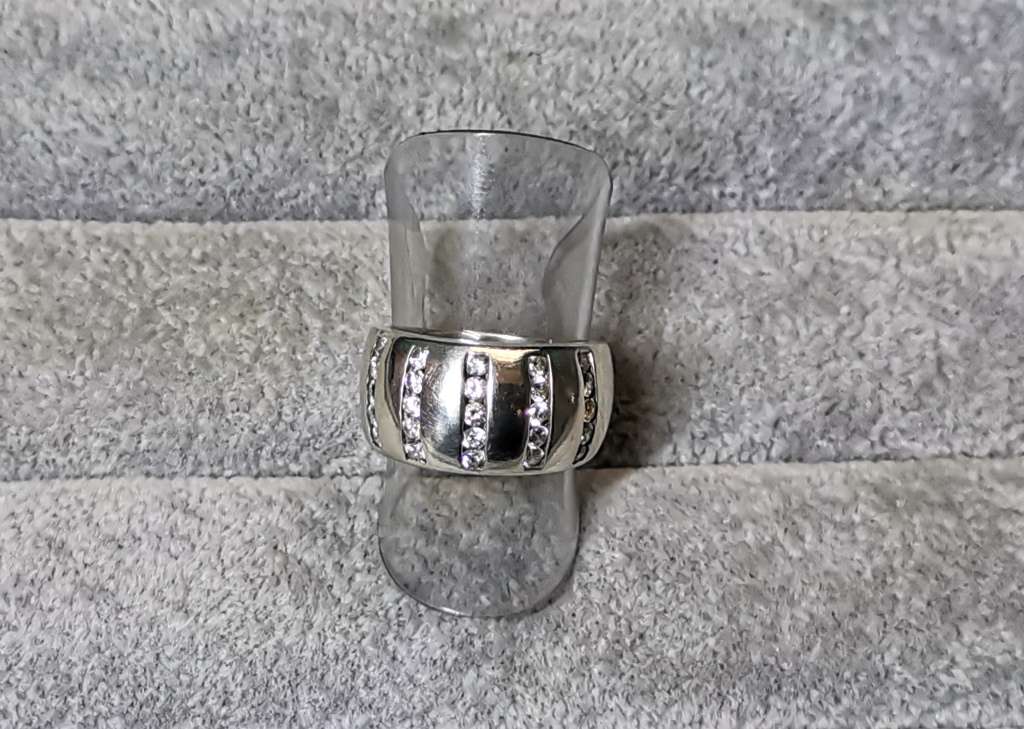 Dazzling Silver Ring