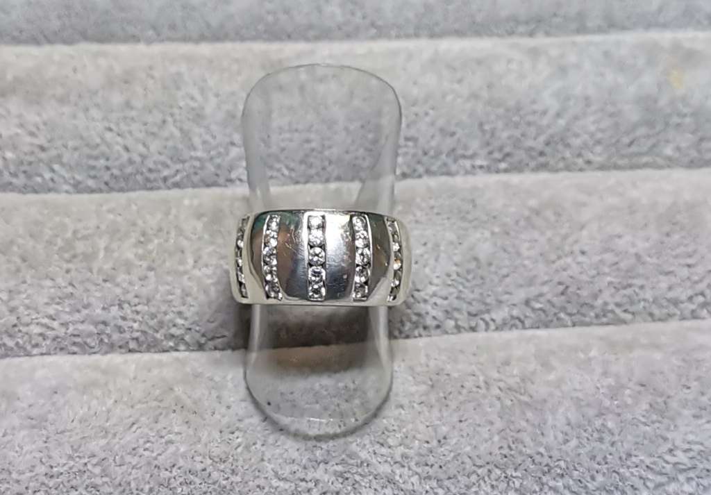 Dazzling Silver Ring