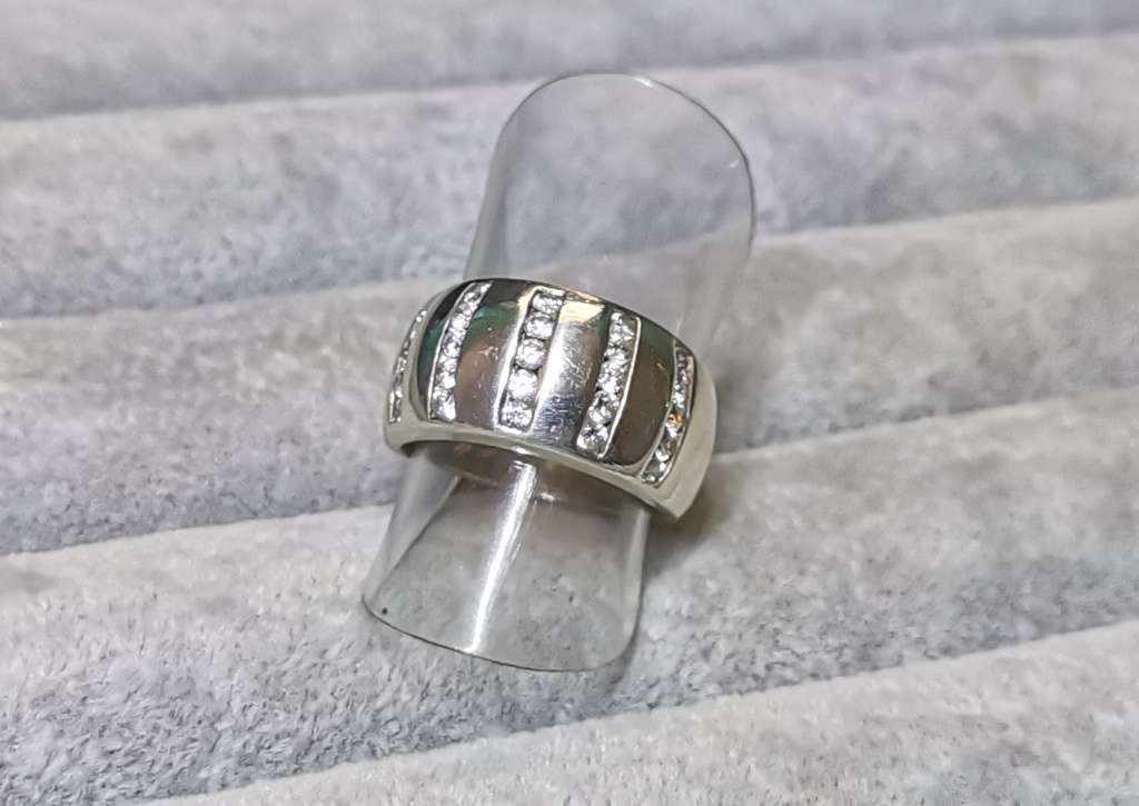 Dazzling Silver Ring