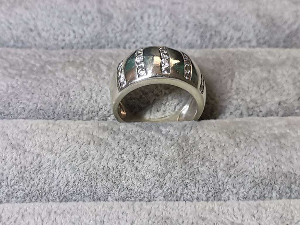 Dazzling Silver Ring