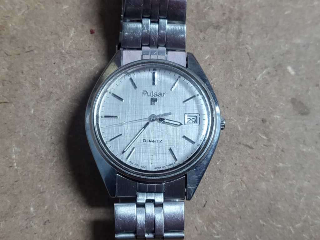 *R1 Auction* 1980's Pulsar Quartz(Y562-812L) gent's watch - Nice condition