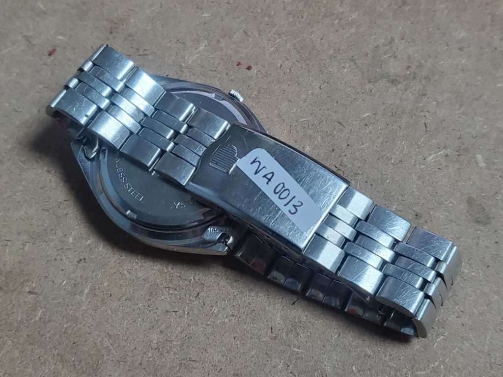 *R1 Auction* 1980's Pulsar Quartz(Y562-812L) gent's watch - Nice condition