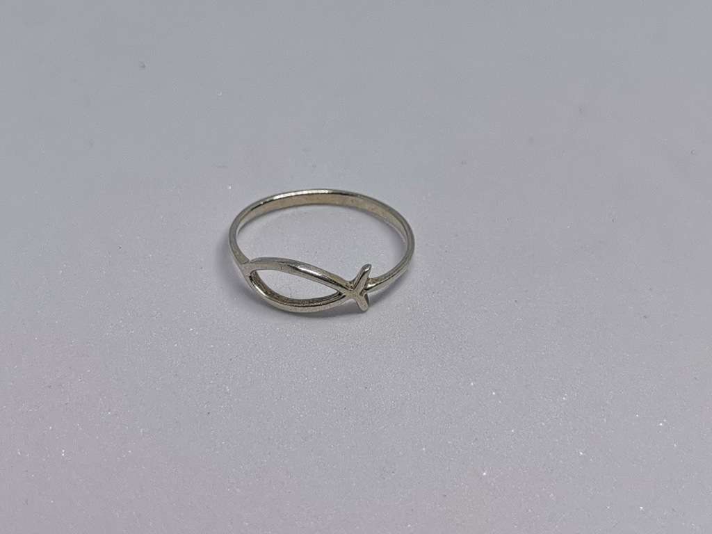 *R1 Auction* Silver Fish Ring