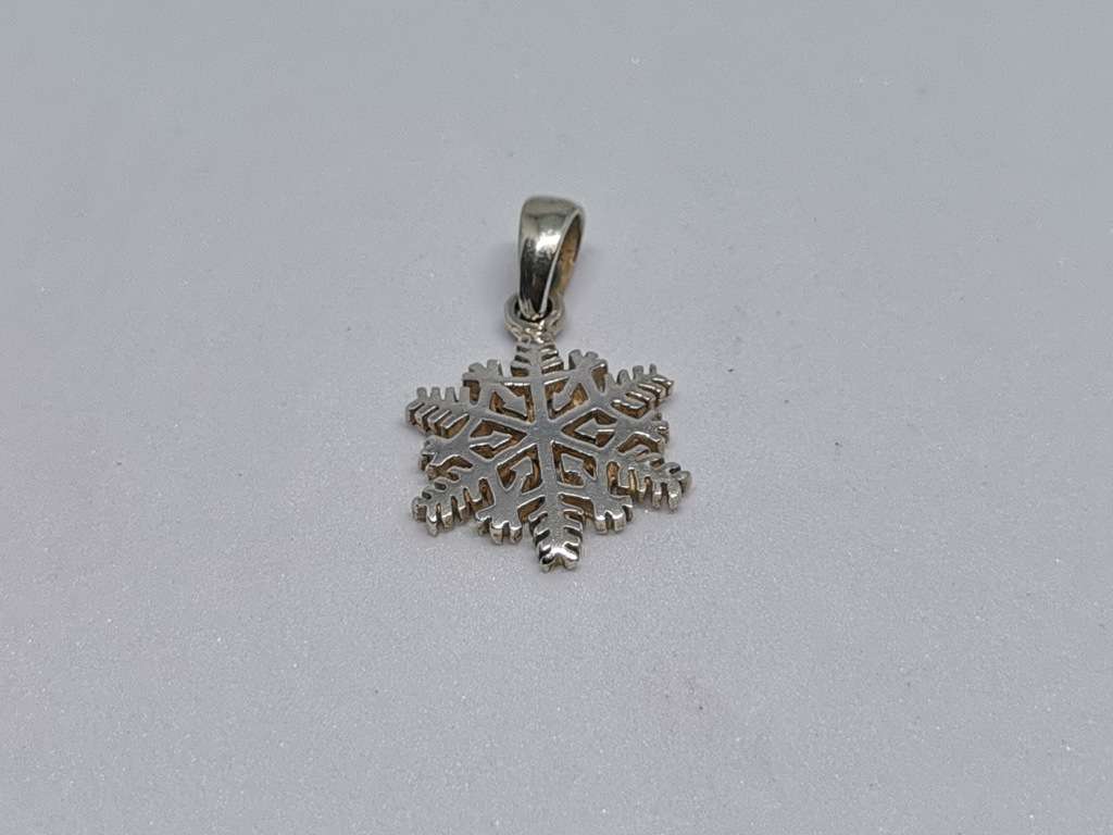 Silver Snowflake Pendant