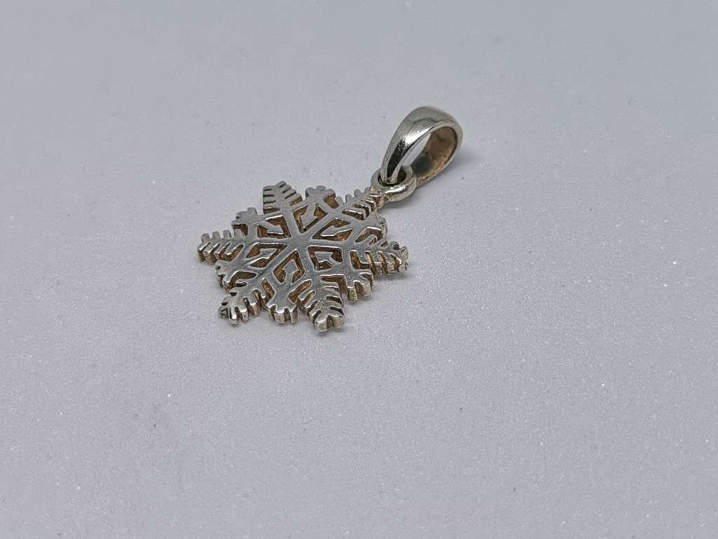 Silver Snowflake Pendant