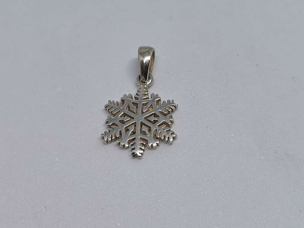 Silver Snowflake Pendant